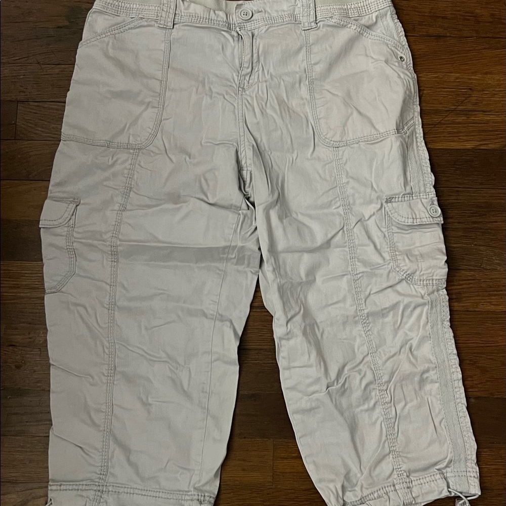 Style & Co. tan/khaki capri pants with drawstring pulls at bottom sz 14P
